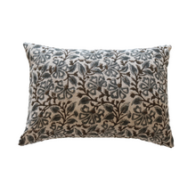 Load image into Gallery viewer, Essie Floral Pillow Cover
