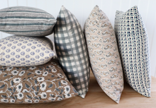 Load image into Gallery viewer, Ziggy Stripe Pillow Cover