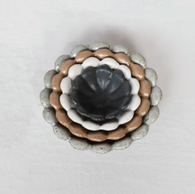 Load image into Gallery viewer, Stoneware Flower Bowls