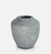 Load image into Gallery viewer, Biana Vessel
